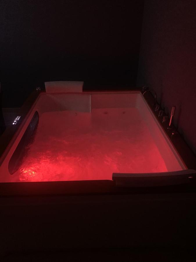 Athena Rooms With Private Spa 파키노 외부 사진