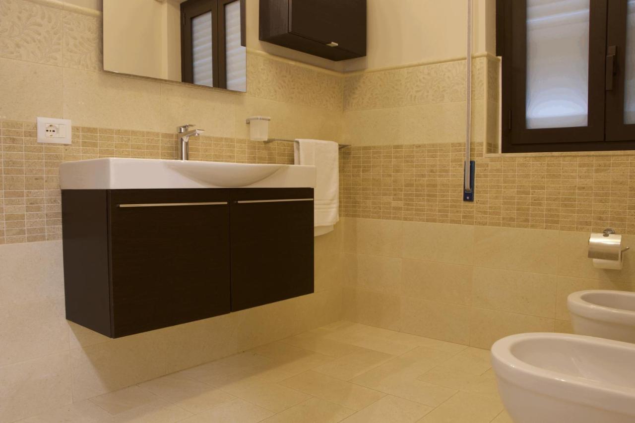 Athena Rooms With Private Spa 파키노 외부 사진